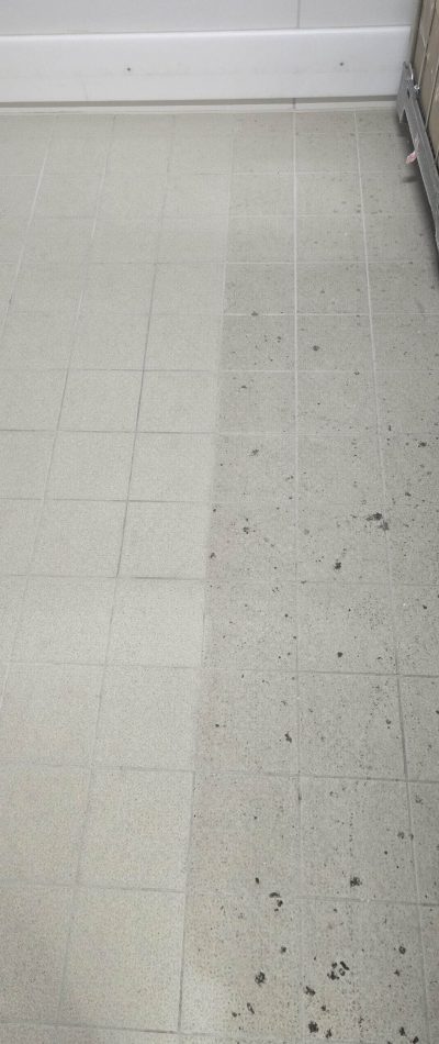 Tiefkühlhaus-Trockeneisreinigung_Fa._Dry-Iced-1-Halb-Halb